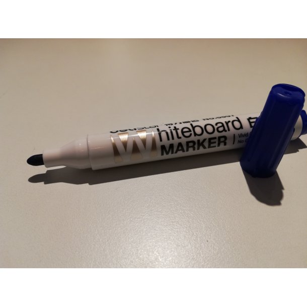 whiteboard marker i Bl Stregbredden varierer fra 1-3 mm.
